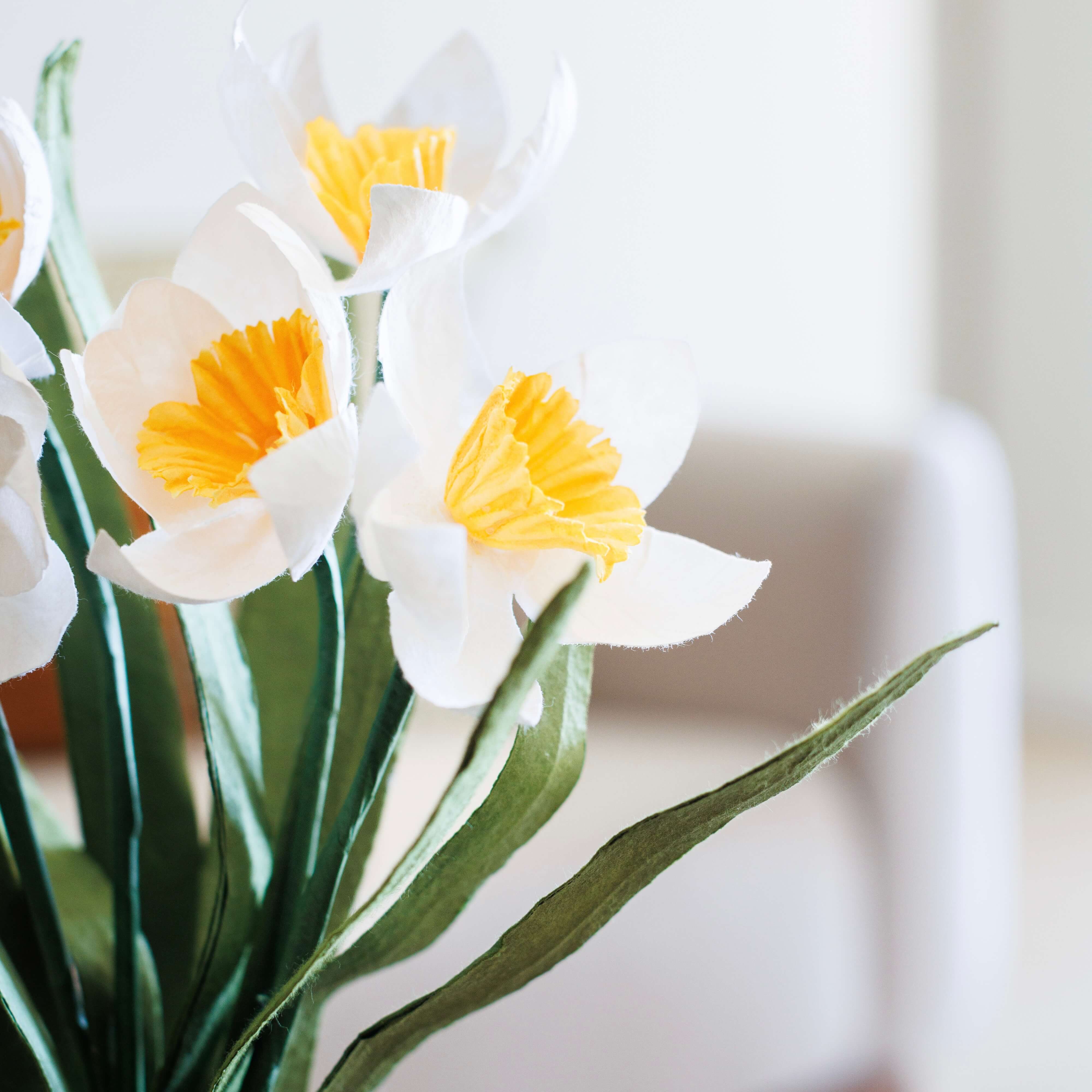 Flowrette Narcisse fleur en papier jaune et blanc x1