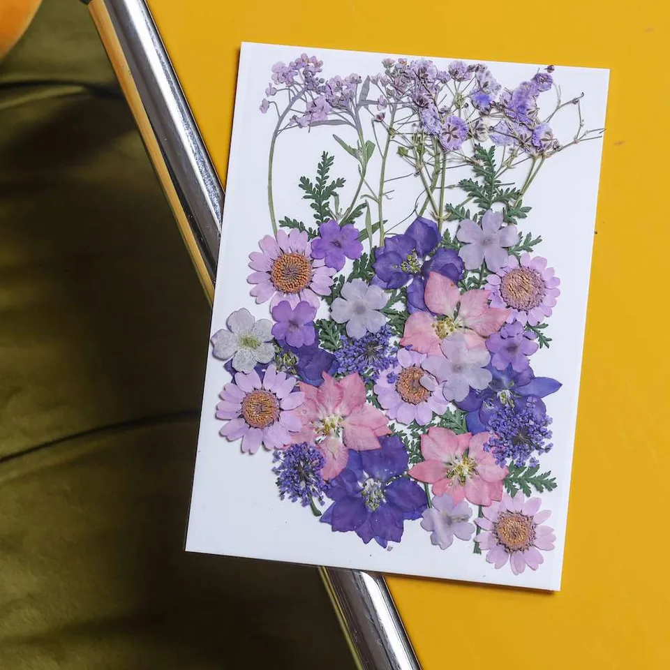 Flowrette fleurs pressées violettes pochette herbier DIY