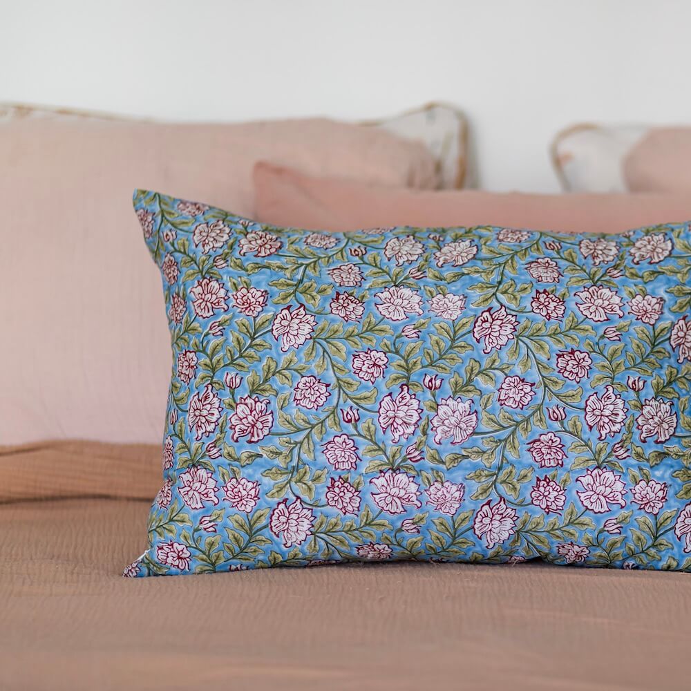 Flowrette Jodphur housse de coussin bleue imprimé floral coton
