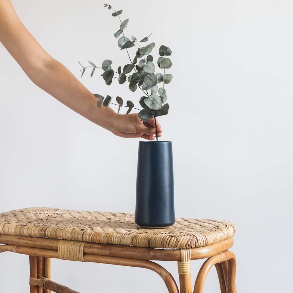 Flowrette Goberlote vase bleu nuit grès taille S