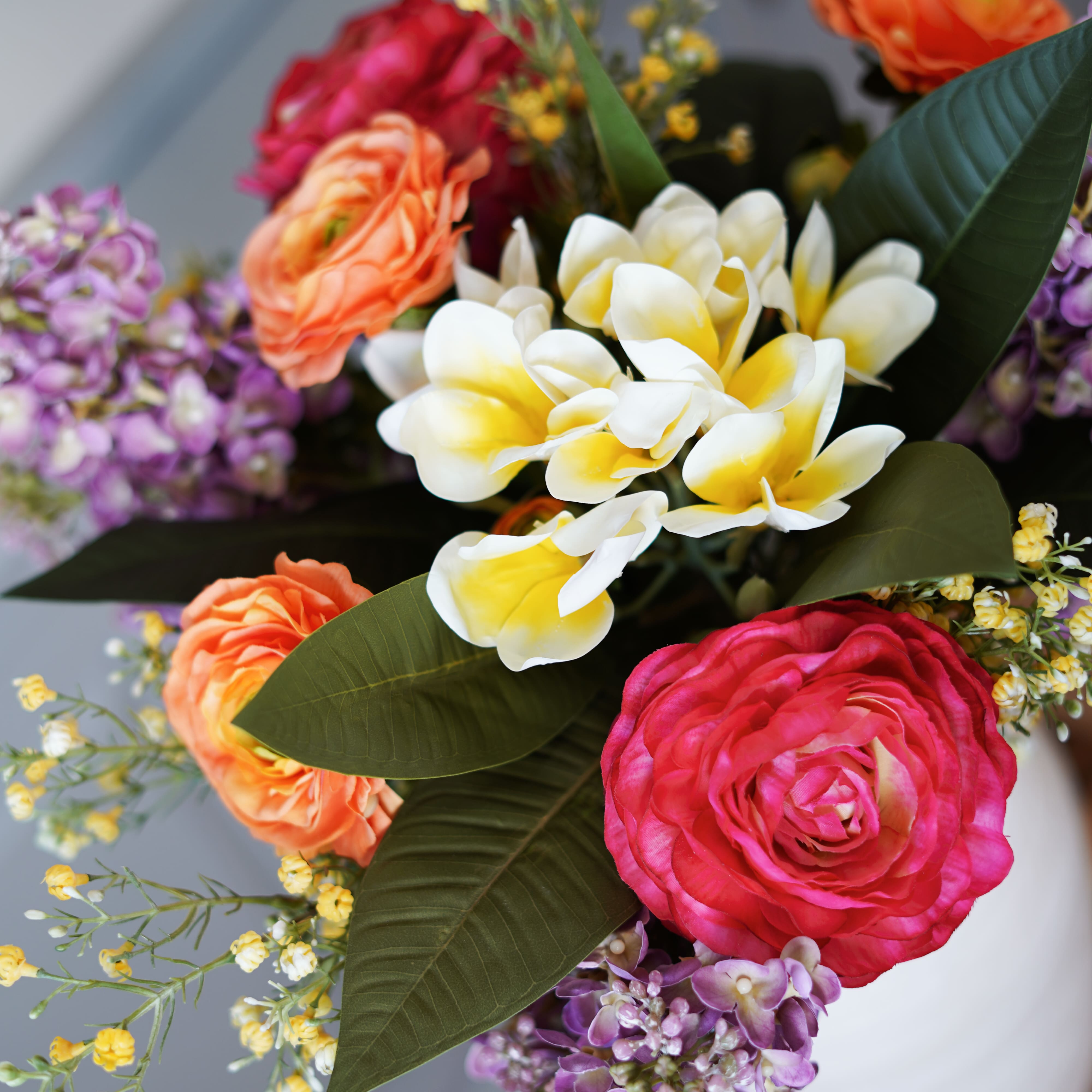 Flowrette Roxane bouquet artificiel fuchsia lilas