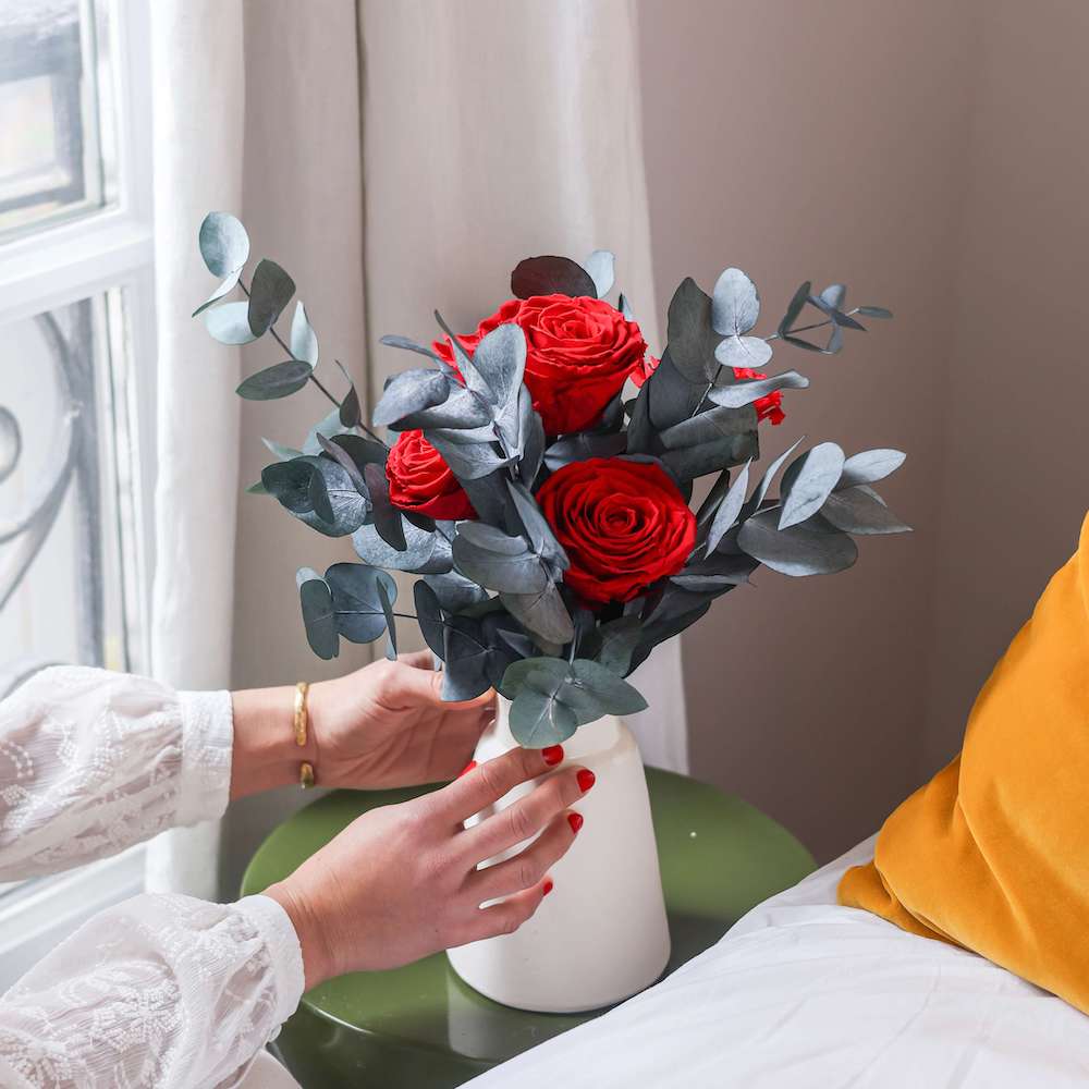 Flowrette Grand Amour bouquet roses rouges stabilisées sans vase