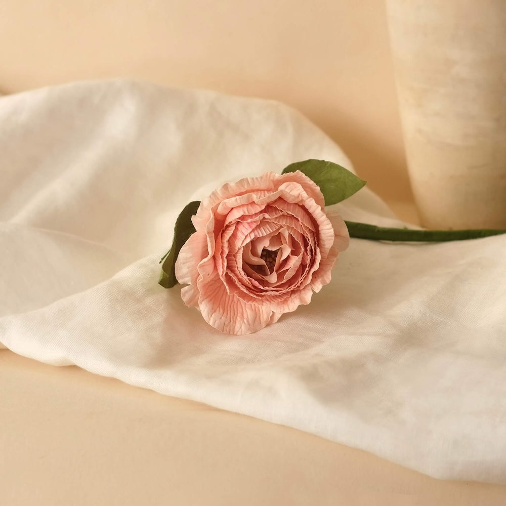 Flowrette Camélia fleur en papier rose pâle x1 éternelle