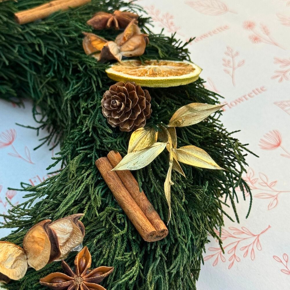 Flowrette Fleurs en papier Couronne Eve Noël orange doré