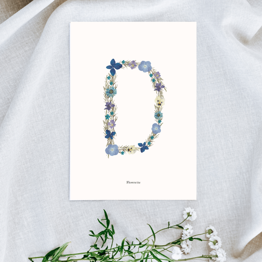 Flowrette Décoration affiche lettre bleue A5 herbier naissance