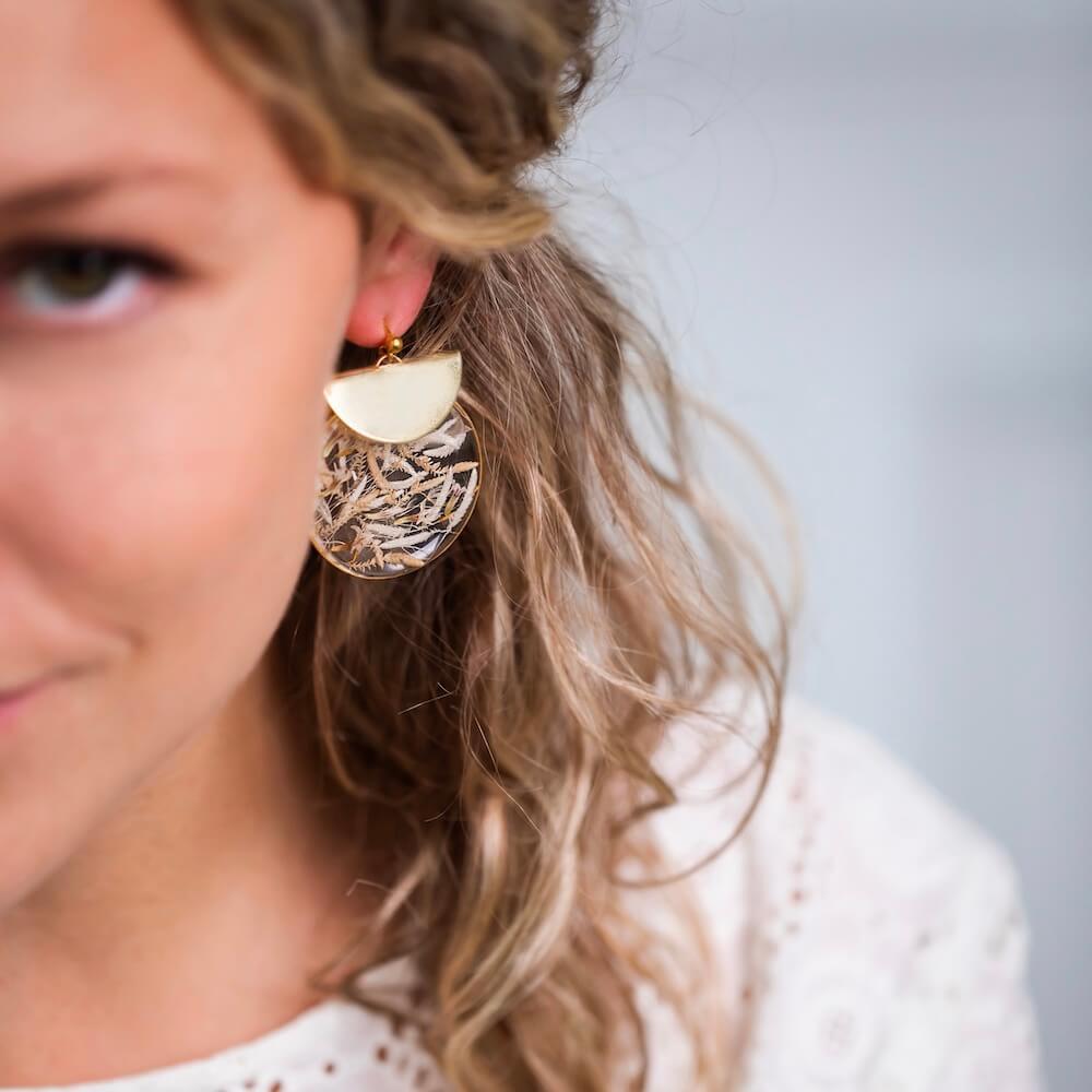 Flowrette Alba grandes boucles d'oreilles parure fleurs séchées