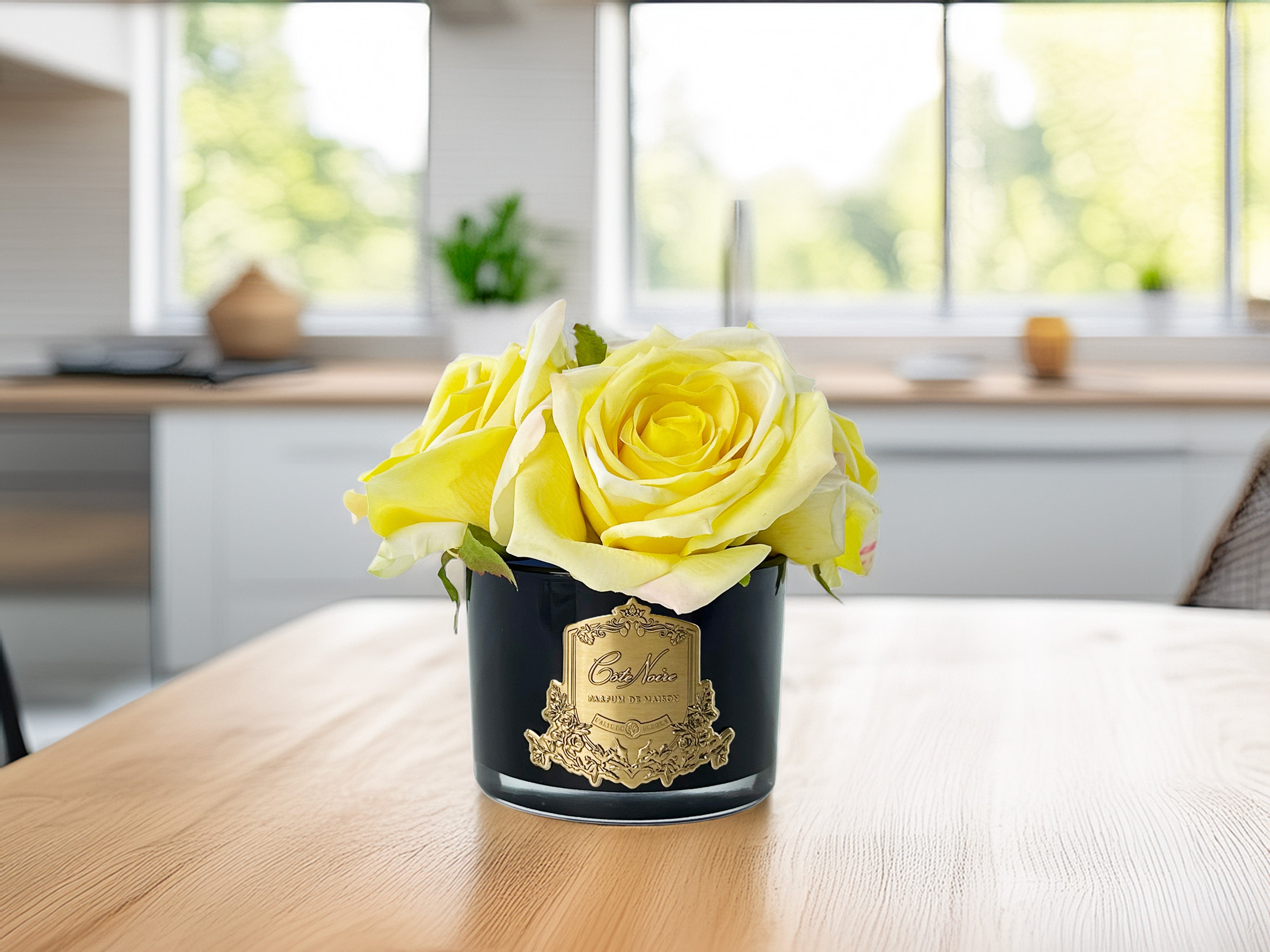 Côte Noire 5 roses artificielles jaunes coffret noir parfumées