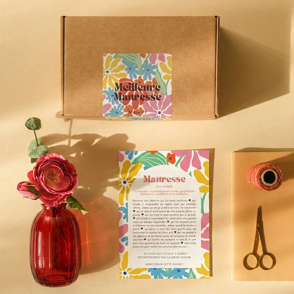 Flowrette Mistress Box coffret maitresse rose papier et vase verre