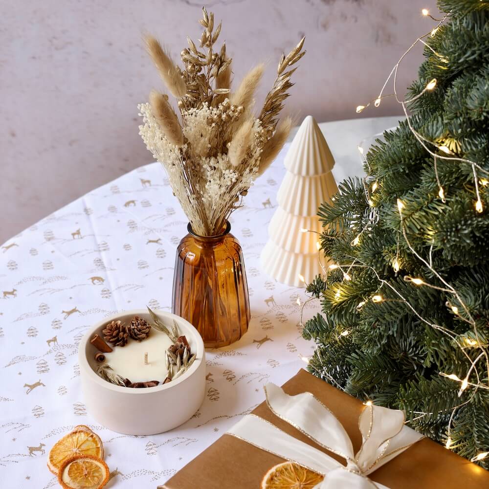 Flowrette Décoration coffret bel hiver cannelle vase