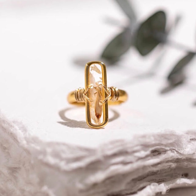 Flowrette Perline bague fleur séchée doré or fin 24 carats ajustable