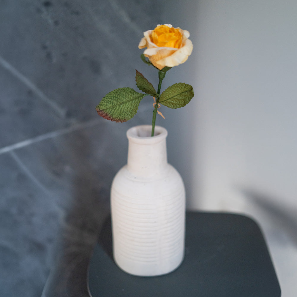 Flowrette Fleurs en papier Rose Lady jaune x1 éternelle