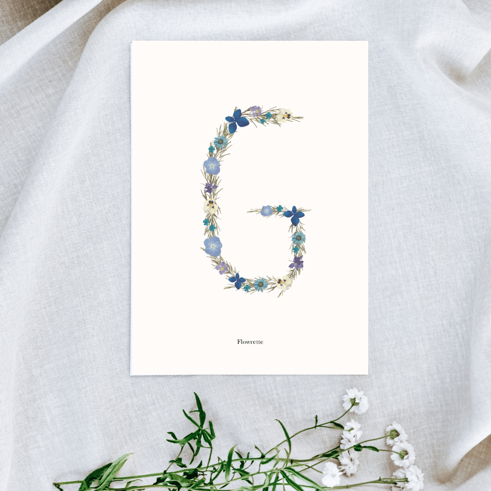 Flowrette Décoration affiche lettre bleue A5 herbier naissance