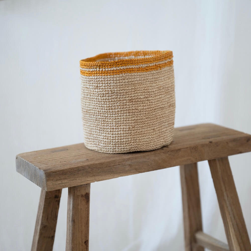 Flowrette Maho panier en raphia 19 cm artisanal