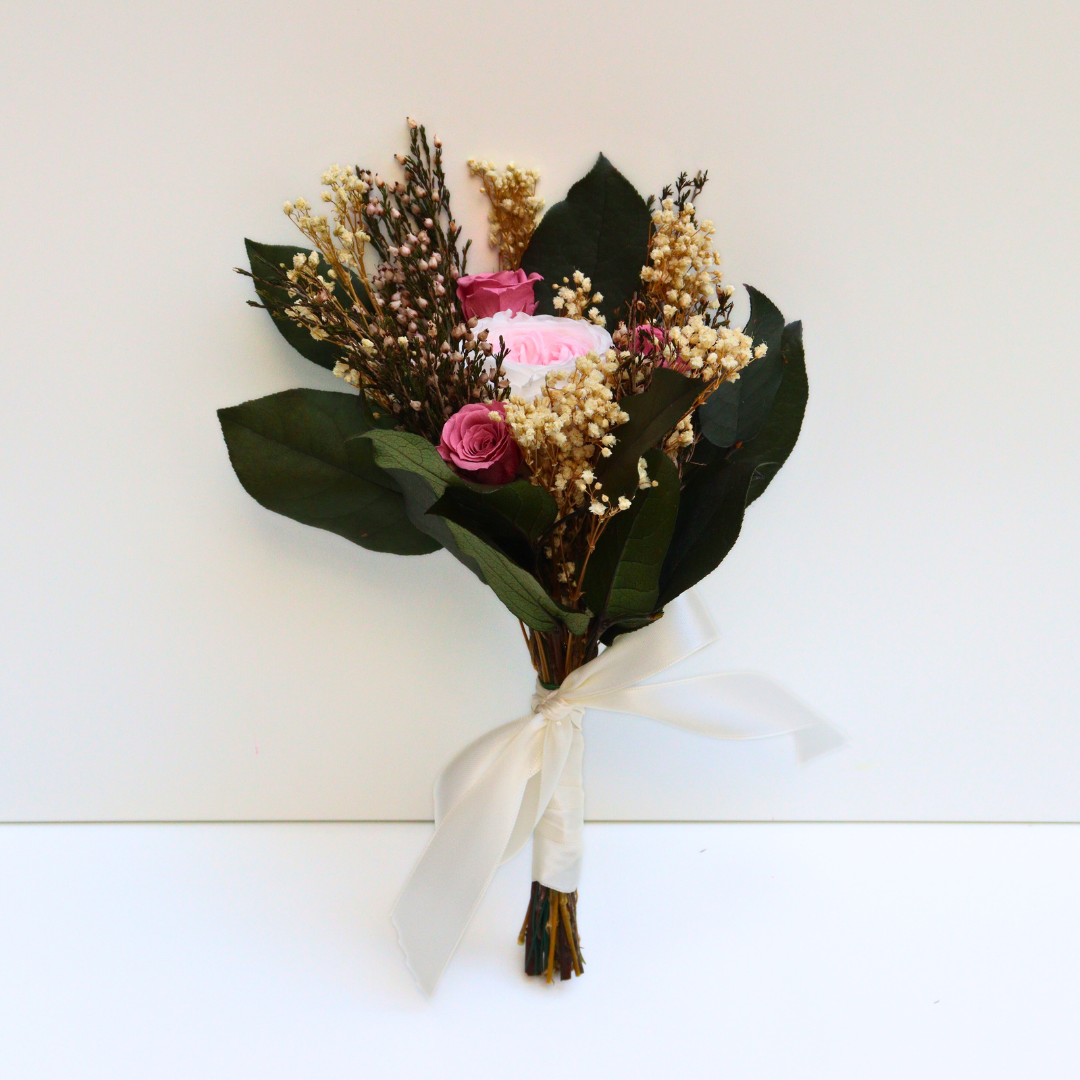Ateliers Ouchamp Mariage Rue de Lota bouquet mariée stabilisé