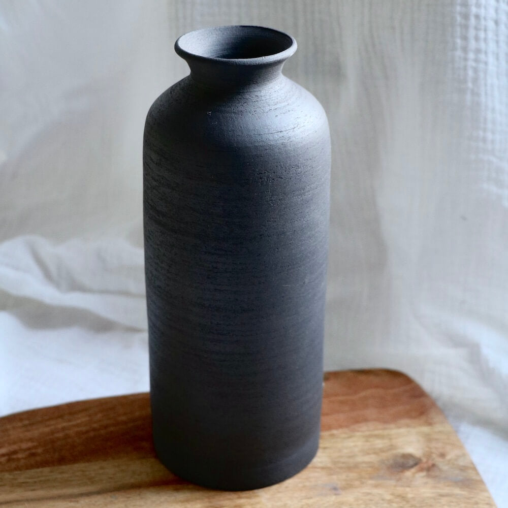 Flowrette Terre Noire vase terre cuite noire taille S