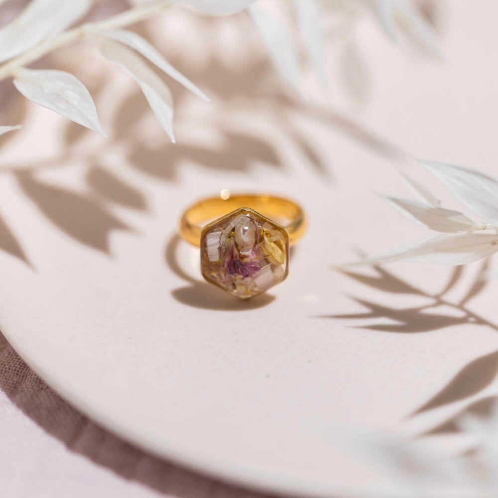 Flowrette Scarlette bague fleurs séchées réglable dorée