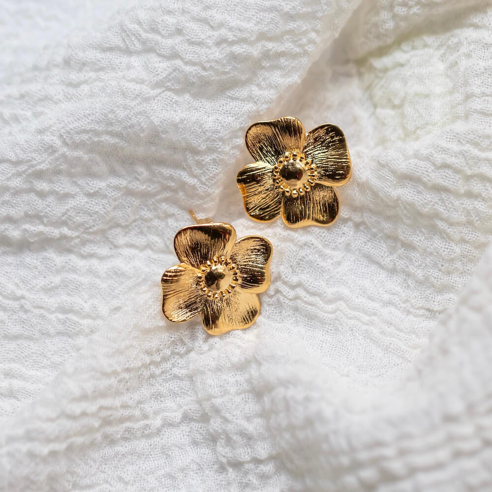Flowrette Bertille petites boucles d'oreilles plaqué or