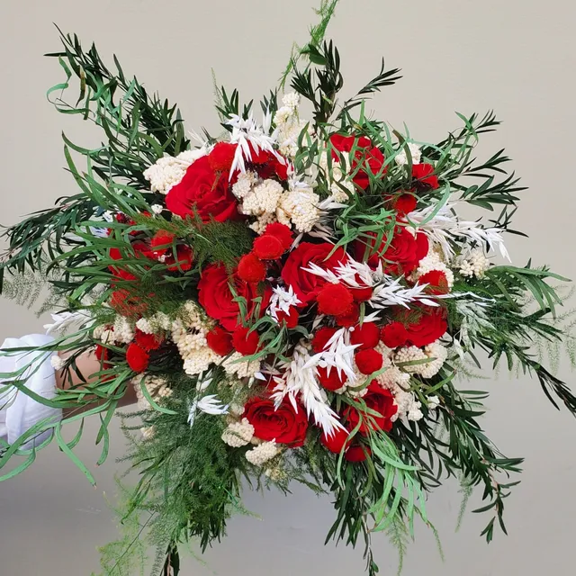Ateliers Ouchamp Bouquets Rue Madame bouquet 9 roses 40 cm