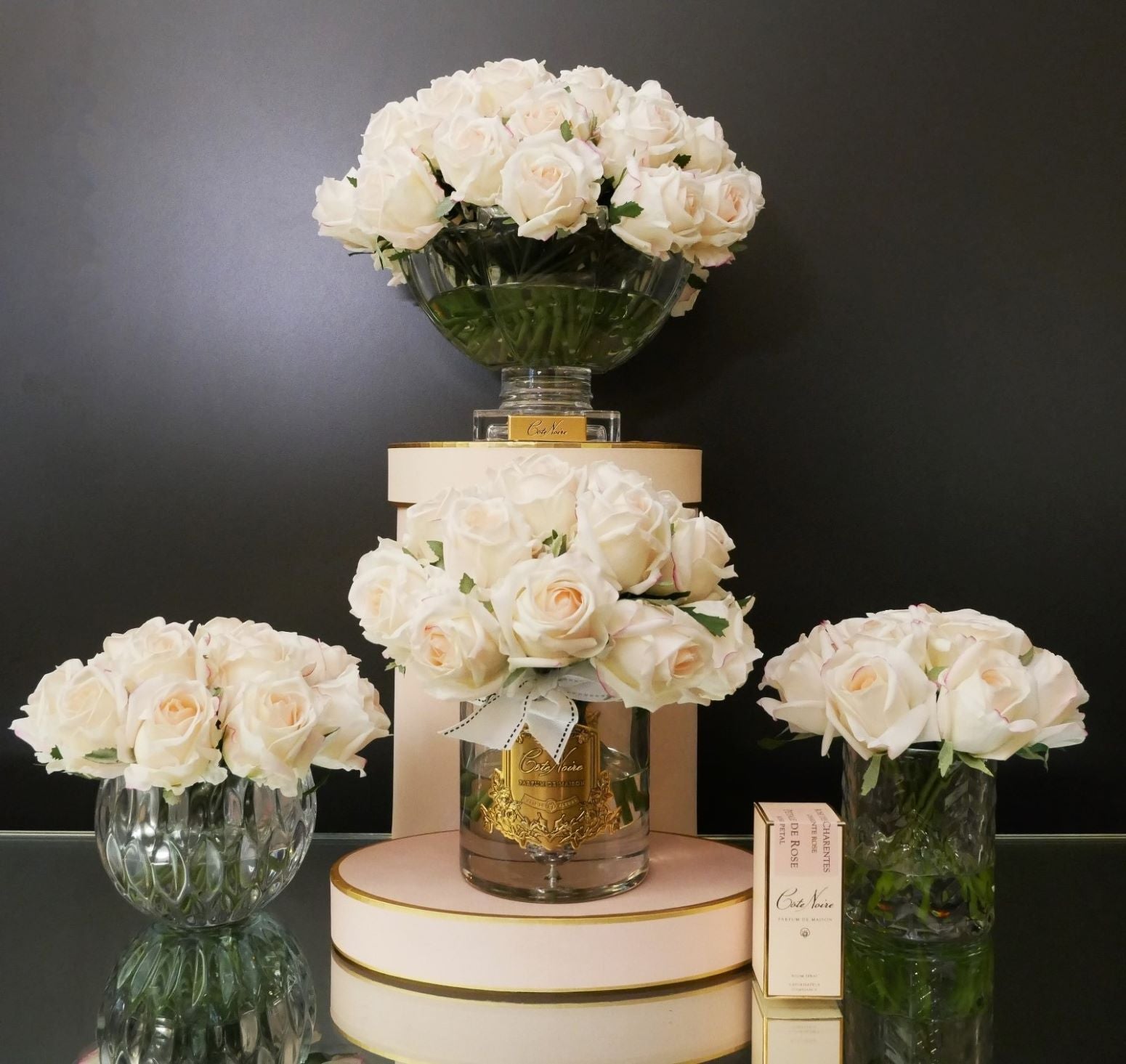 Côte Noire Grand RRB02 bouquet rond boutons roses blush cristal