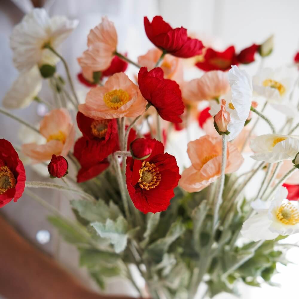Flowrette Pavots bouquet artificiel corail rouge blanc