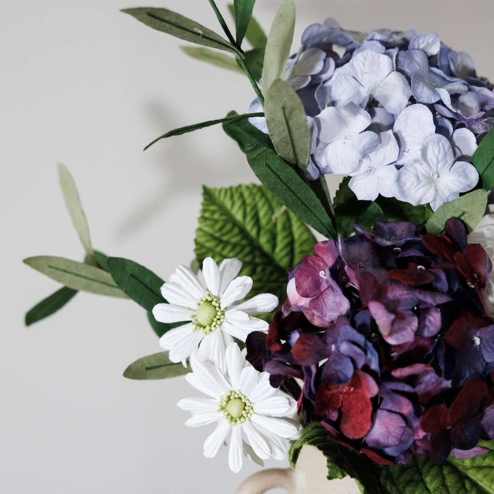 Flowrette O'Keeffe bouquet fleurs papier bleu blanc