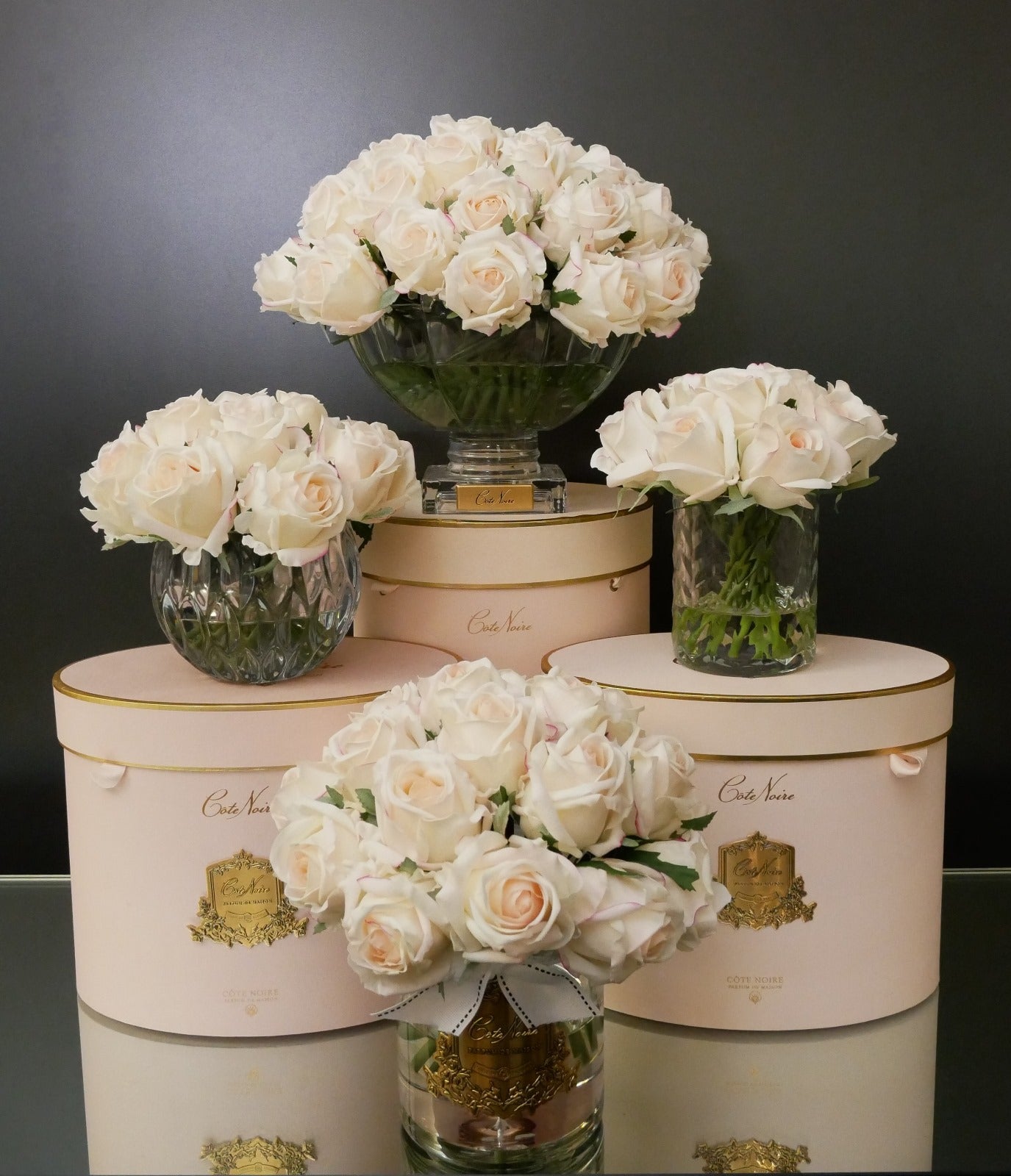 Côte Noire Grand RRB02 bouquet rond boutons roses blush cristal