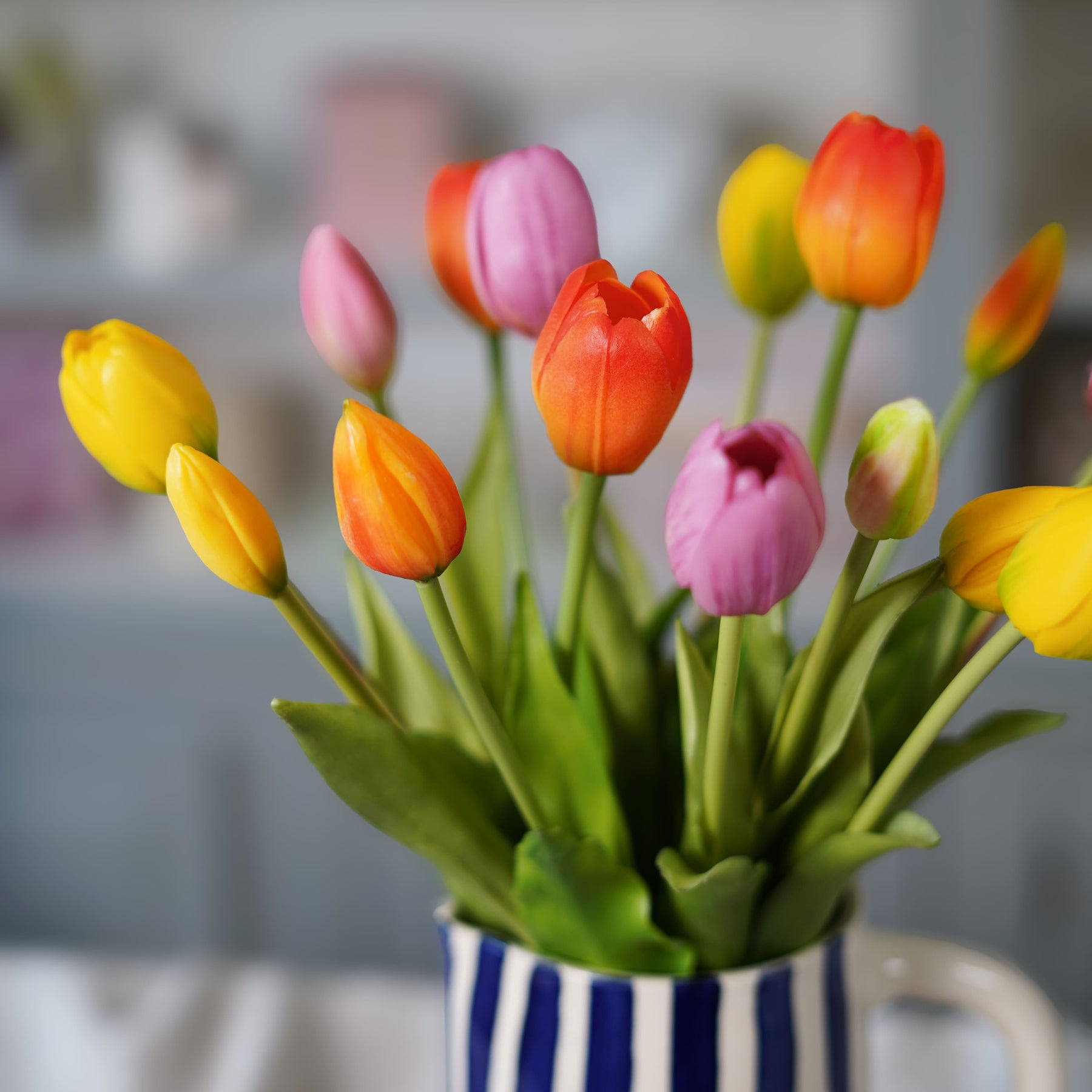 Flowrette Clémentine bouquet tulipes artificielles jaune orange rose