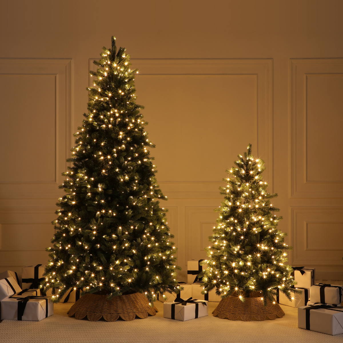 Sia Sapins et couronnes cache-pied 84 cm jupe beige
