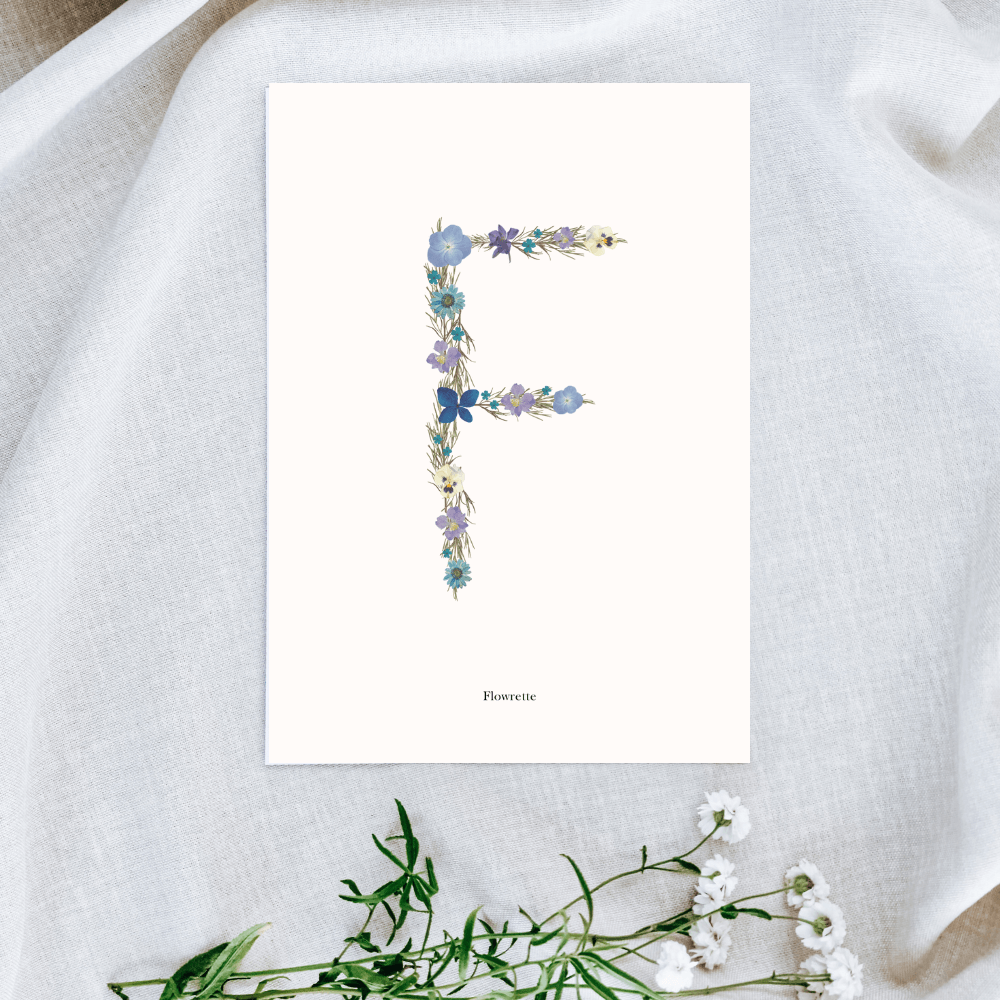 Flowrette Décoration affiche lettre bleue A5 herbier naissance