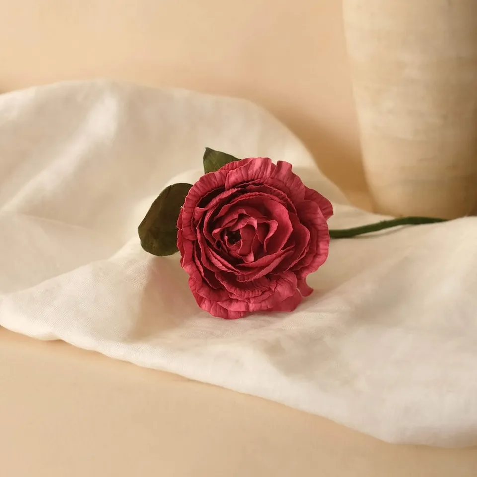 Flowrette Fleurs en papier camélia fuchsia fleur x1