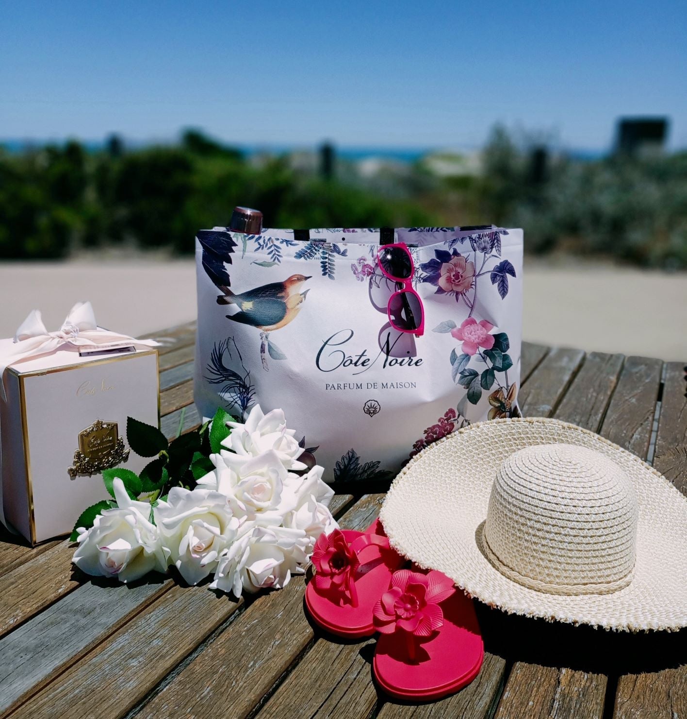 Côte Noire Gift Packs tote bag Birds Flowers toile