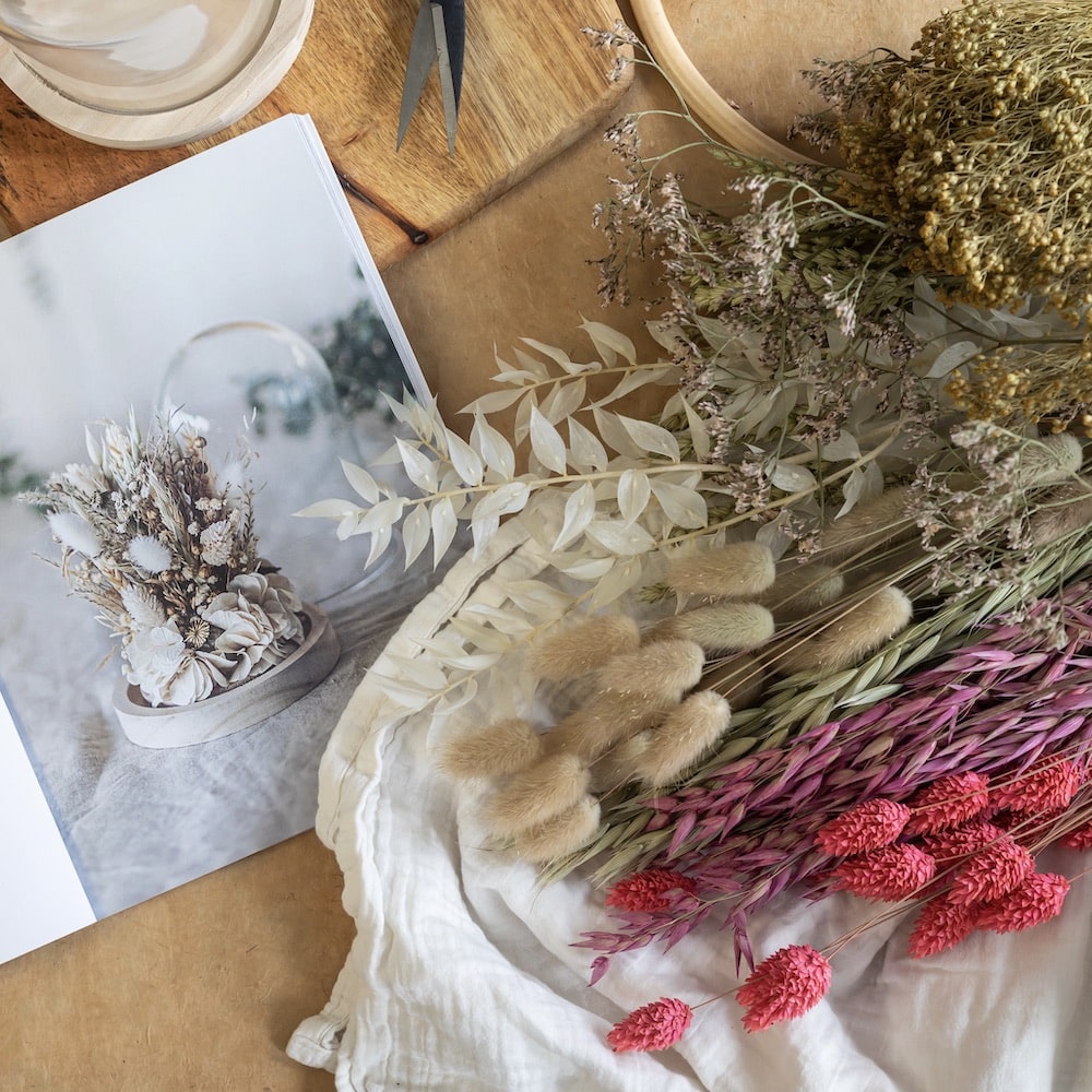 Flowrette Loisirs créatifs Coffret DIY fleurs séchées livre