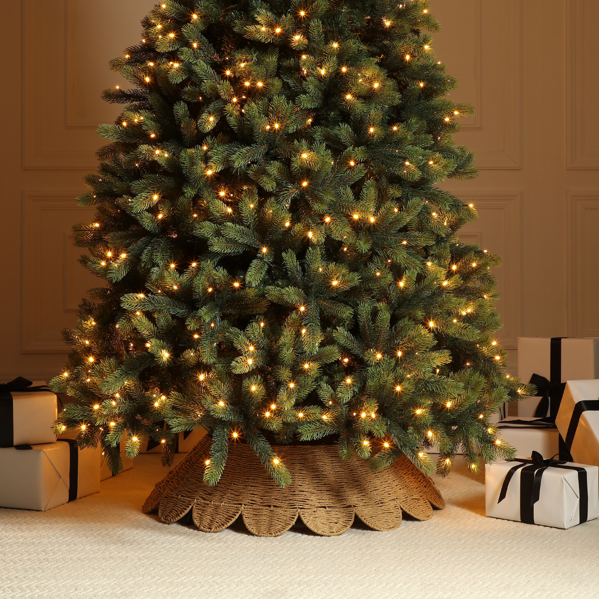 Sia Sapins et couronnes cache-pied 84 cm jupe beige