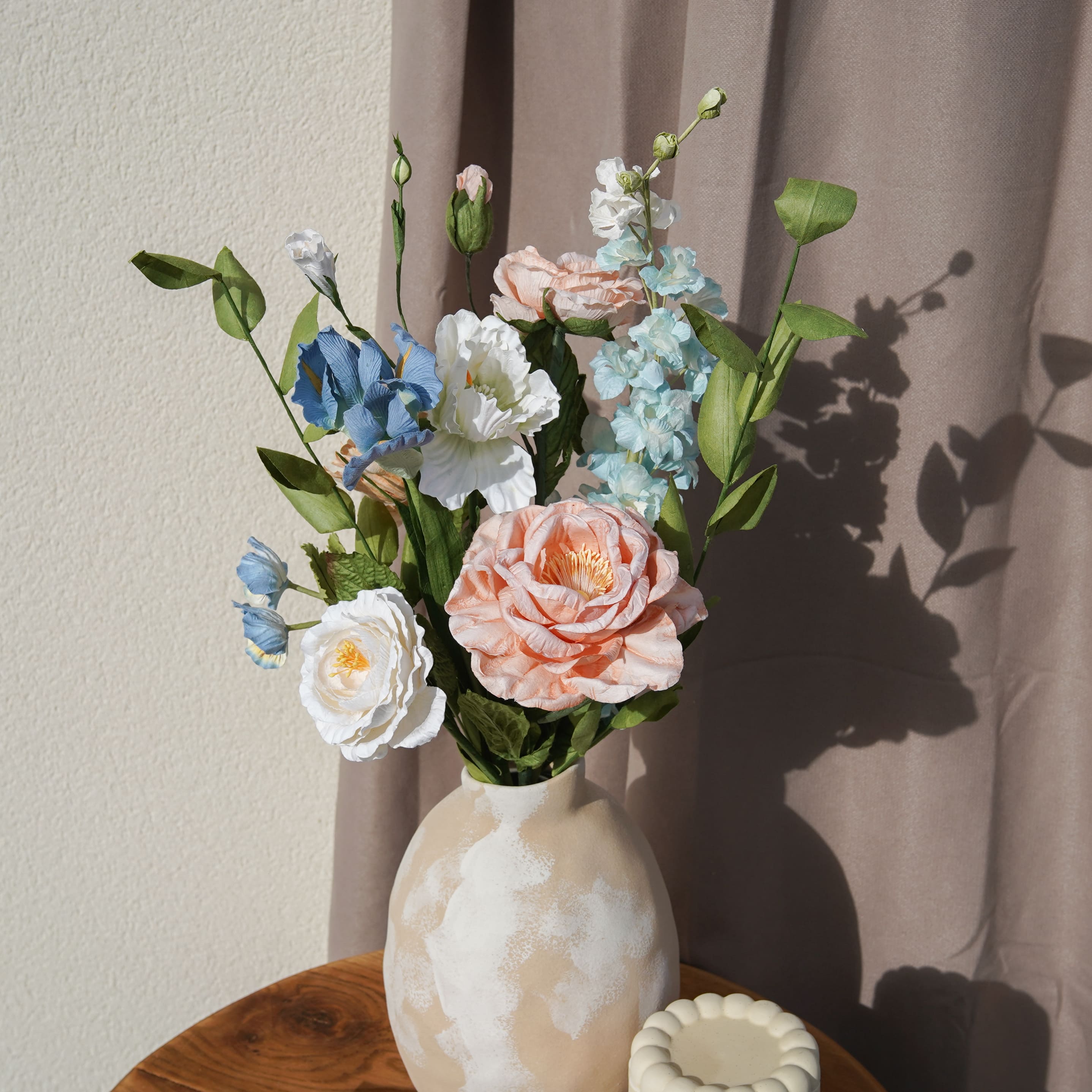 Flowrette Fleurs en papier Hokusai bouquet papier bleu blanc