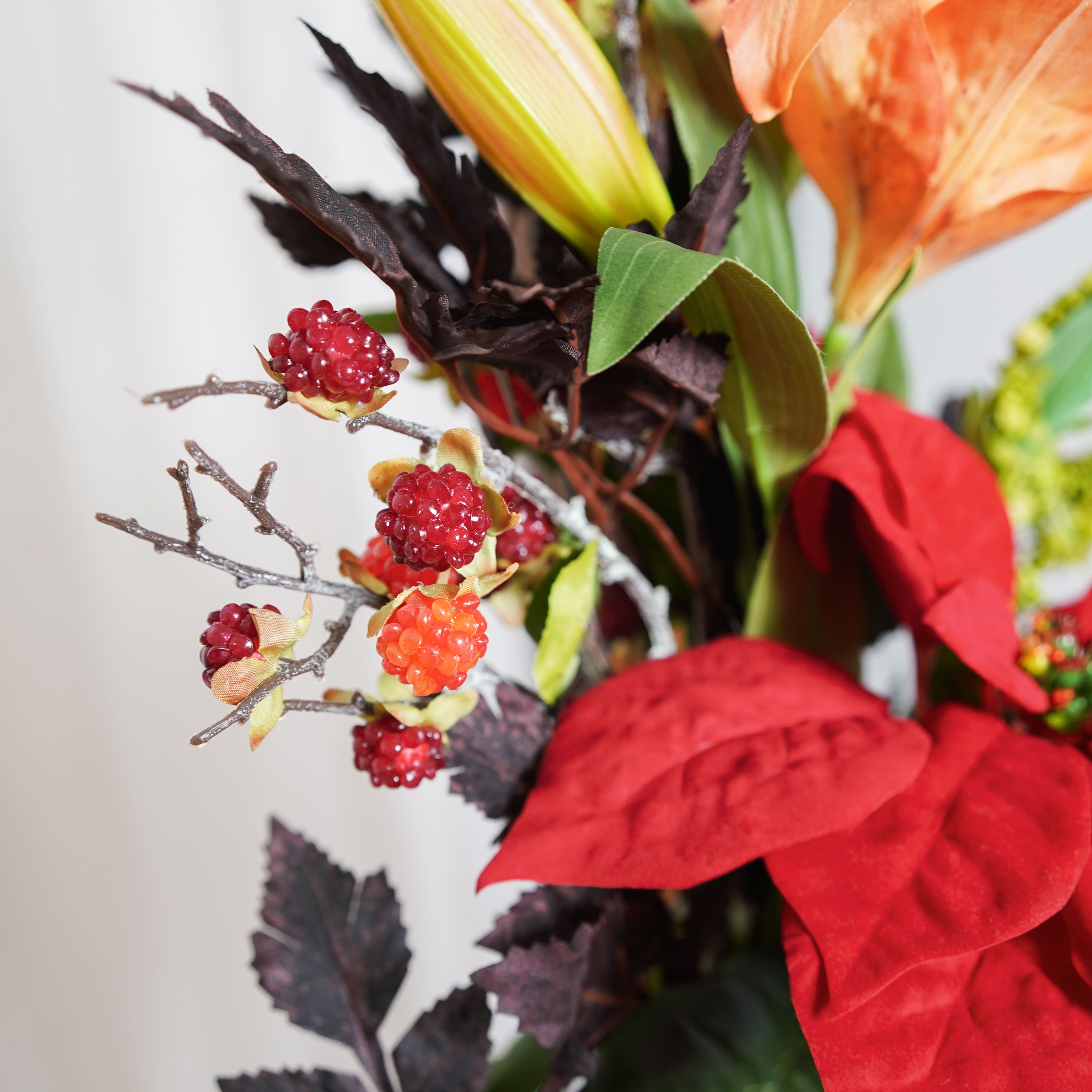 Flowrette Gabrielle bouquet artificiel rouge orange feuillage