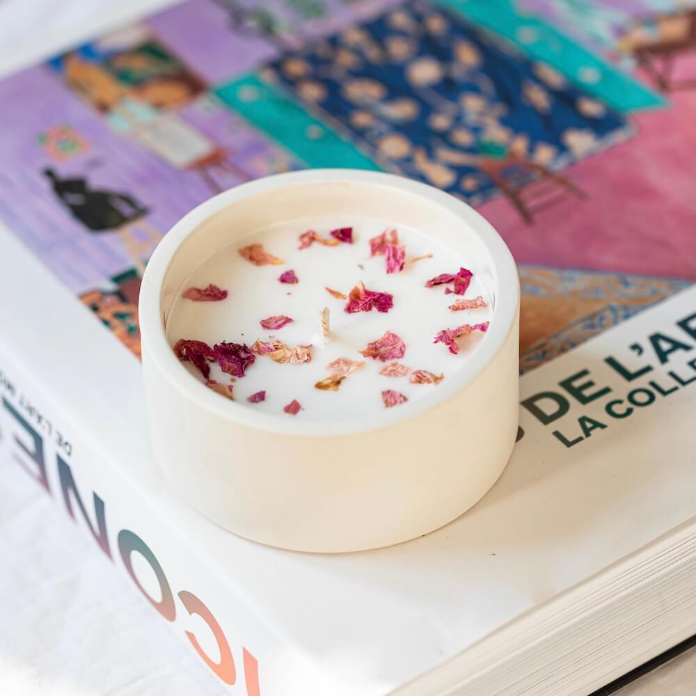 Flowrette bougie Saint-Valentin rose sauvage cire soja