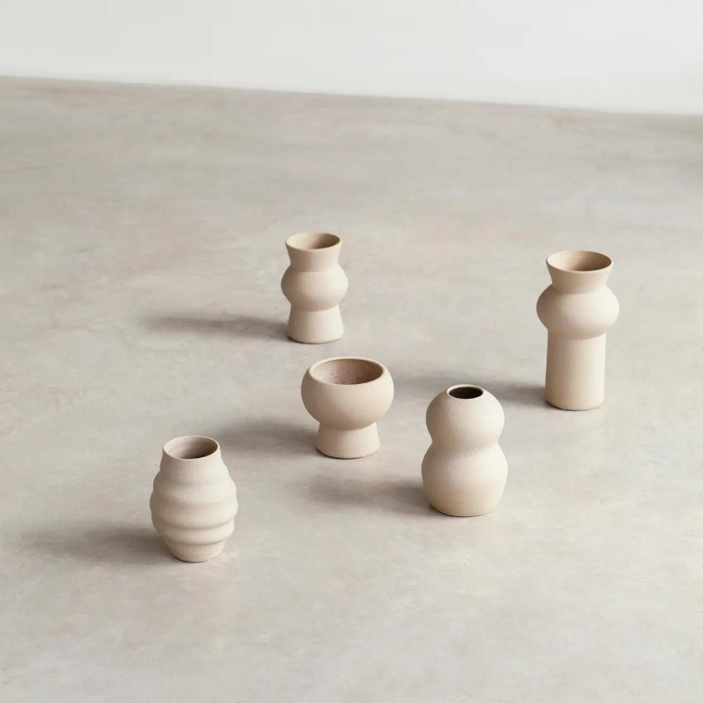 Flowrette Aonia vase sable texturé fait main