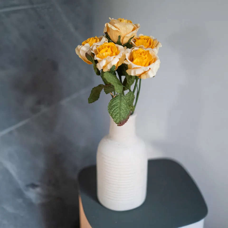 Flowrette Fleurs en papier Rose Lady jaune x1 éternelle