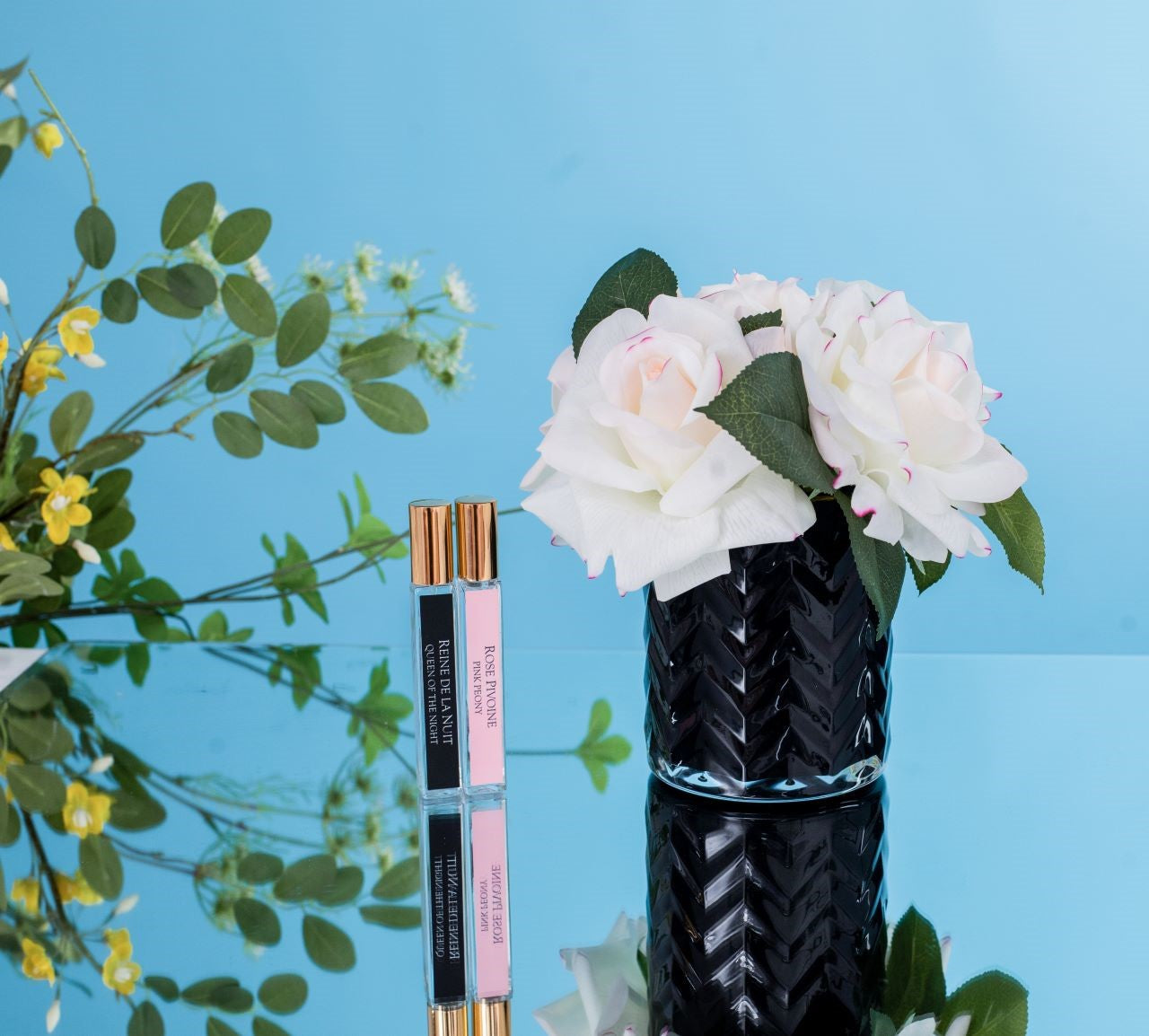 Côte Noire Herringbone HCF01 bouquet parfumé roses blush vase noir