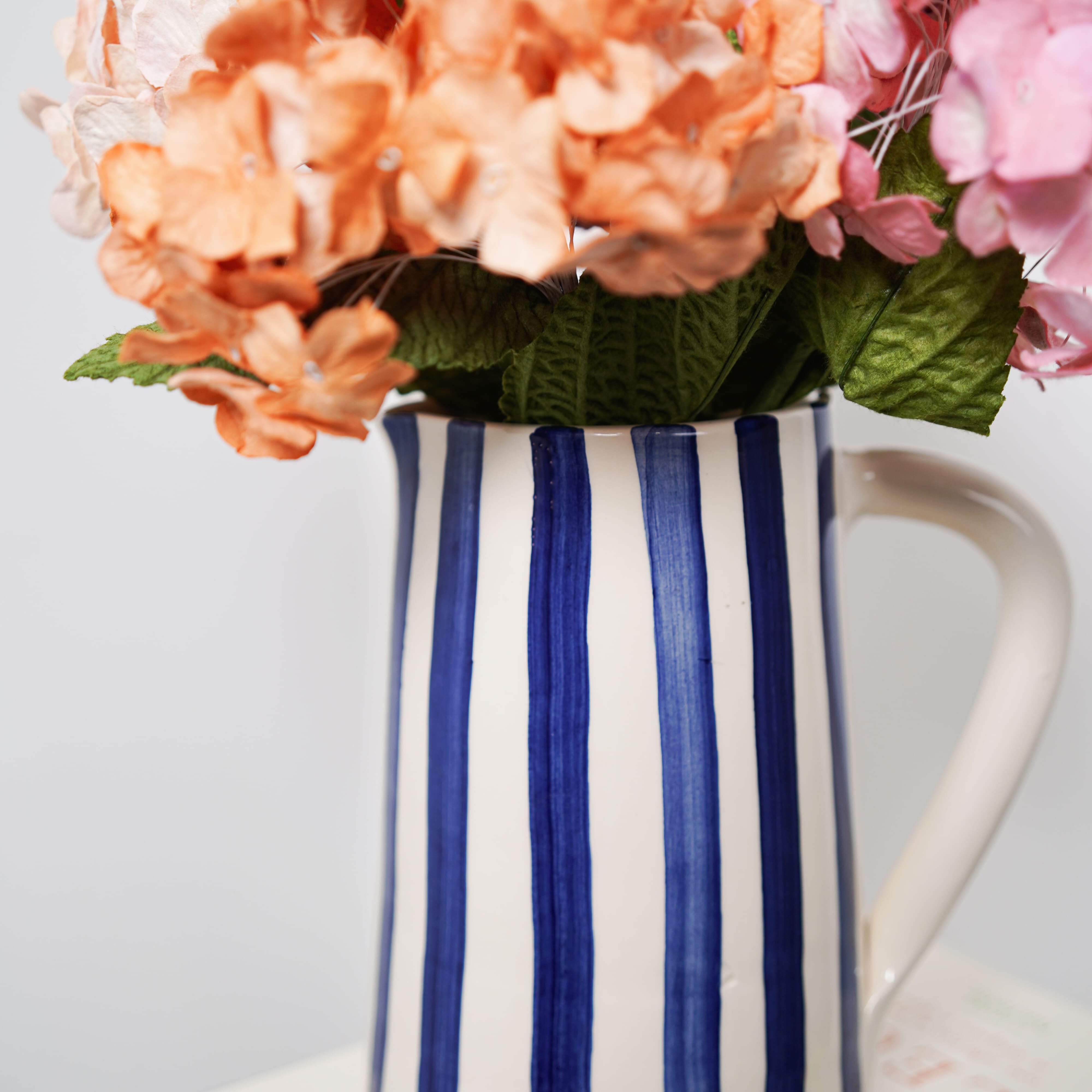 Flowrette Vases carafe rayée bleue céramique vase pichet fait main