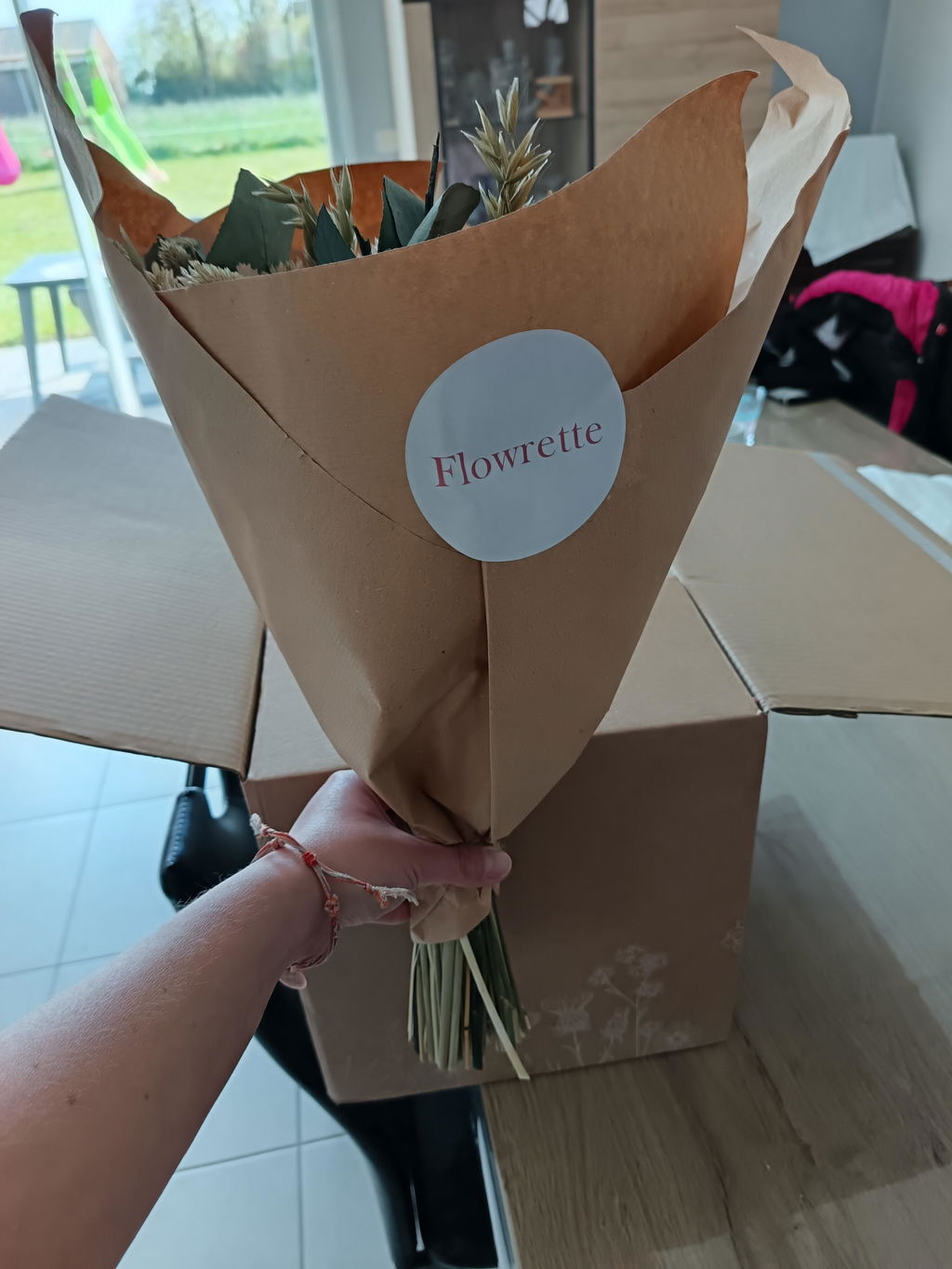 Flowrette Hector bouquet fleurs sechees stabilisees rose S