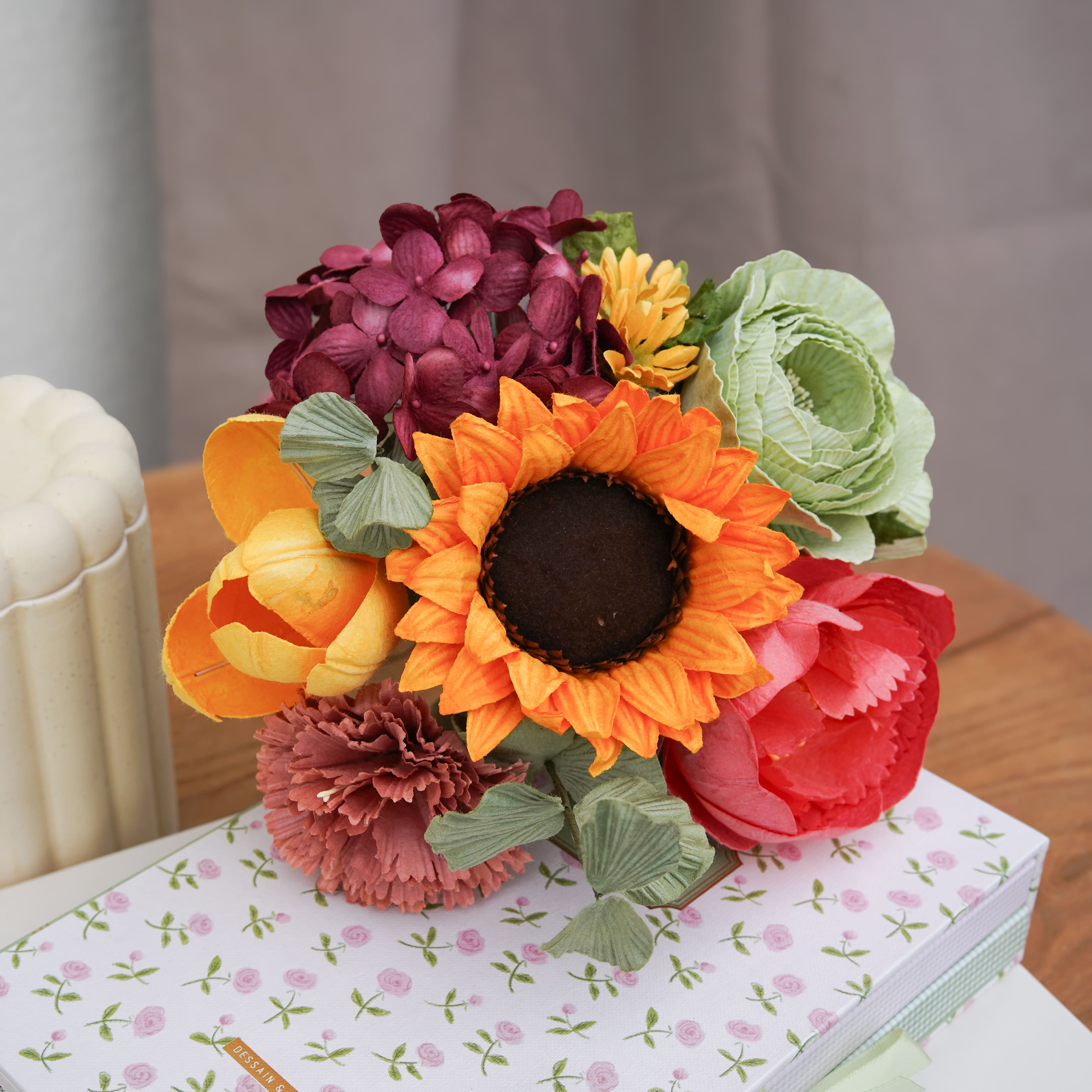 Flowrette Turner bouquet fleurs en papier jaune