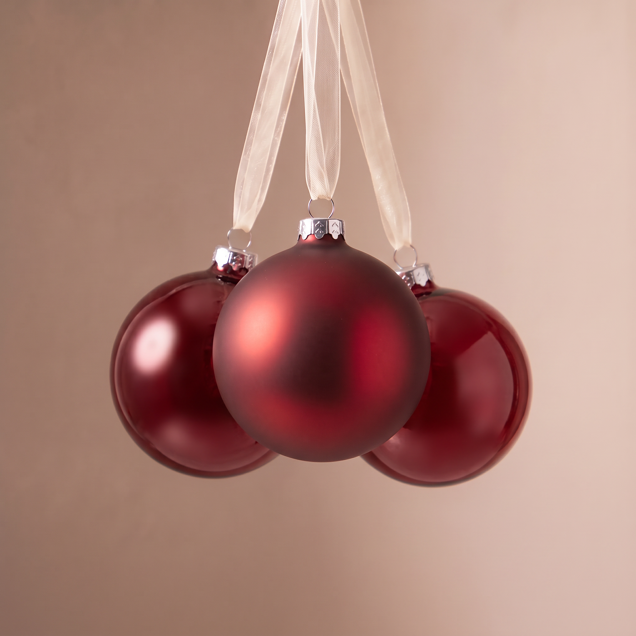 Sia Home coffret 12 boules de Noël sapin blanc rouge marron 6 cm