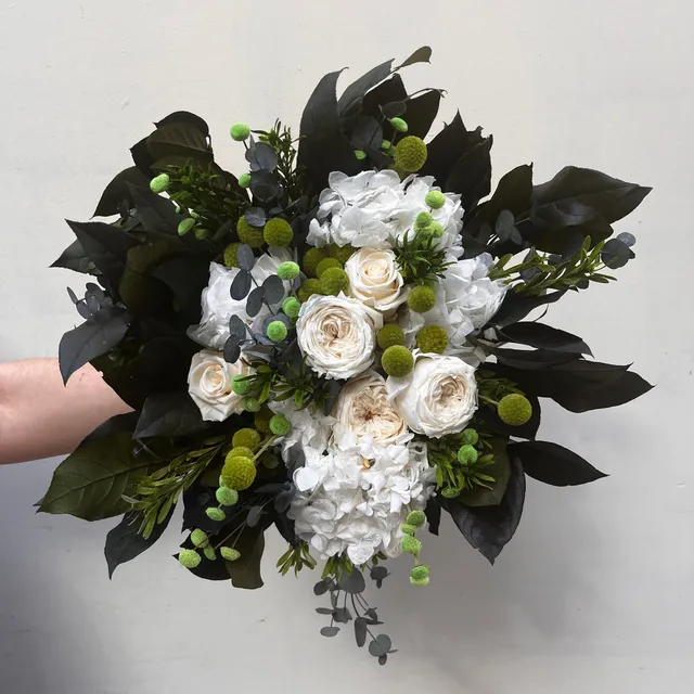 Ateliers Ouchamp Avenue Montaigne bouquet stabilisé blanc vert 40 cm