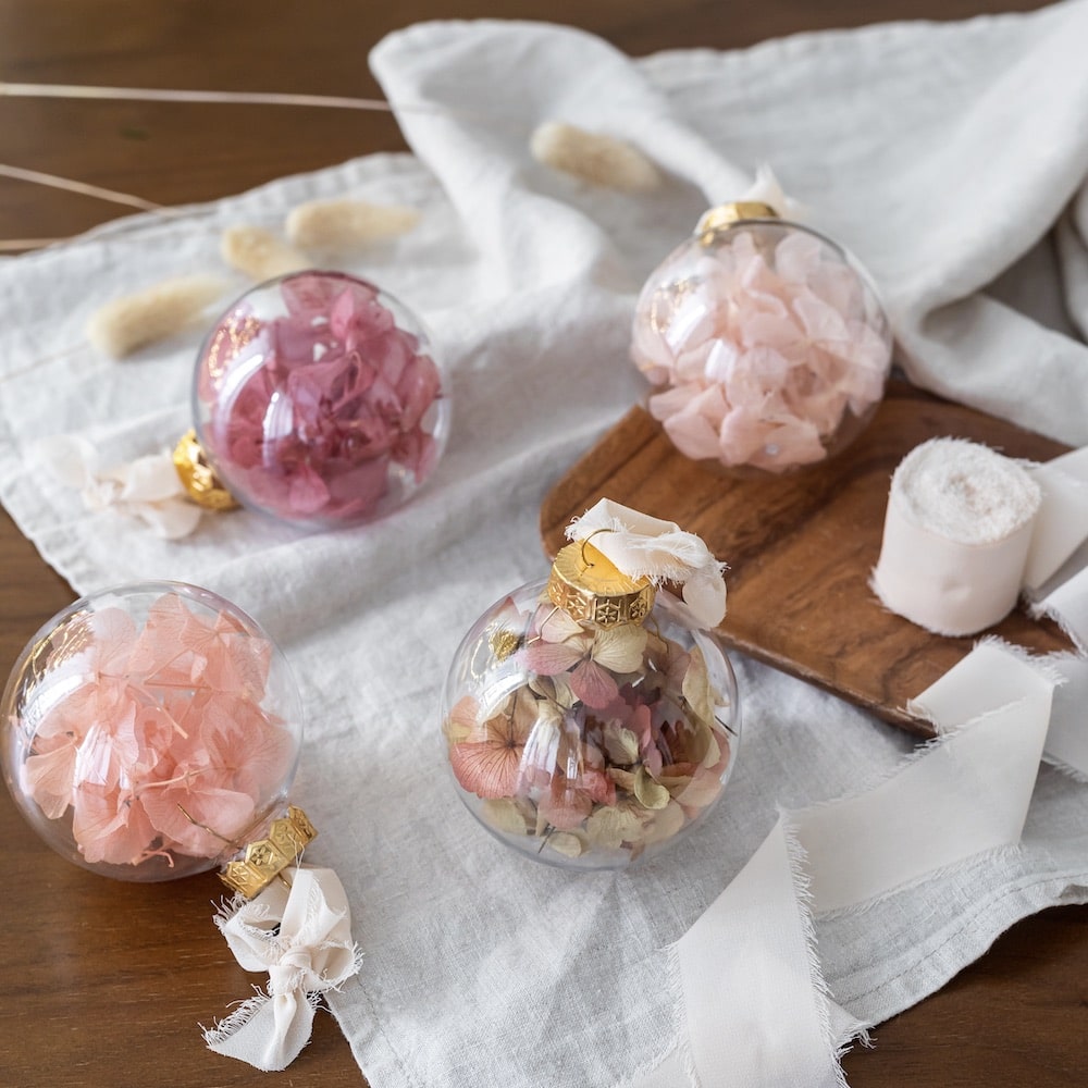 Flowrette Décoration boules Noël hortensia rose lot 4