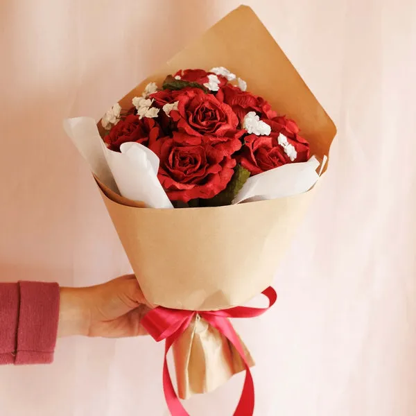Flowrette Passion bouquet fleurs papier 5 roses rouges S