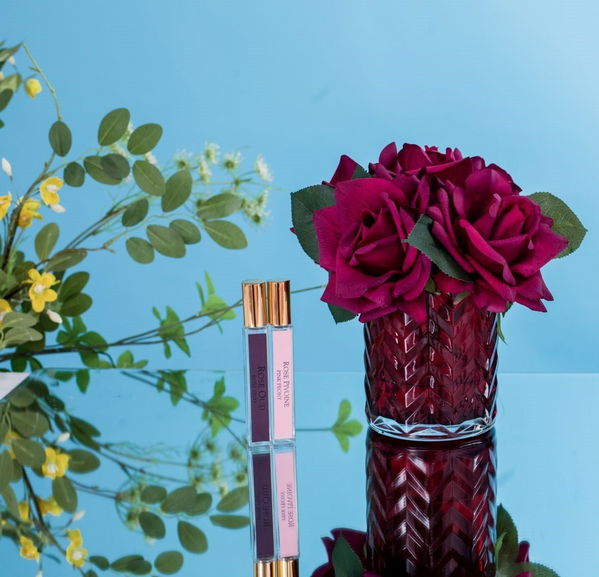 Côte Noire Herringbone HCF06 fleurs roses rouges vase