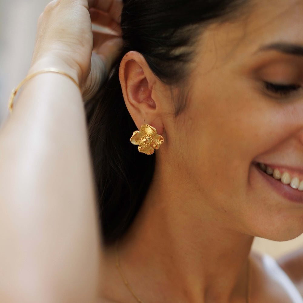Flowrette Bertille petites boucles d'oreilles plaqué or