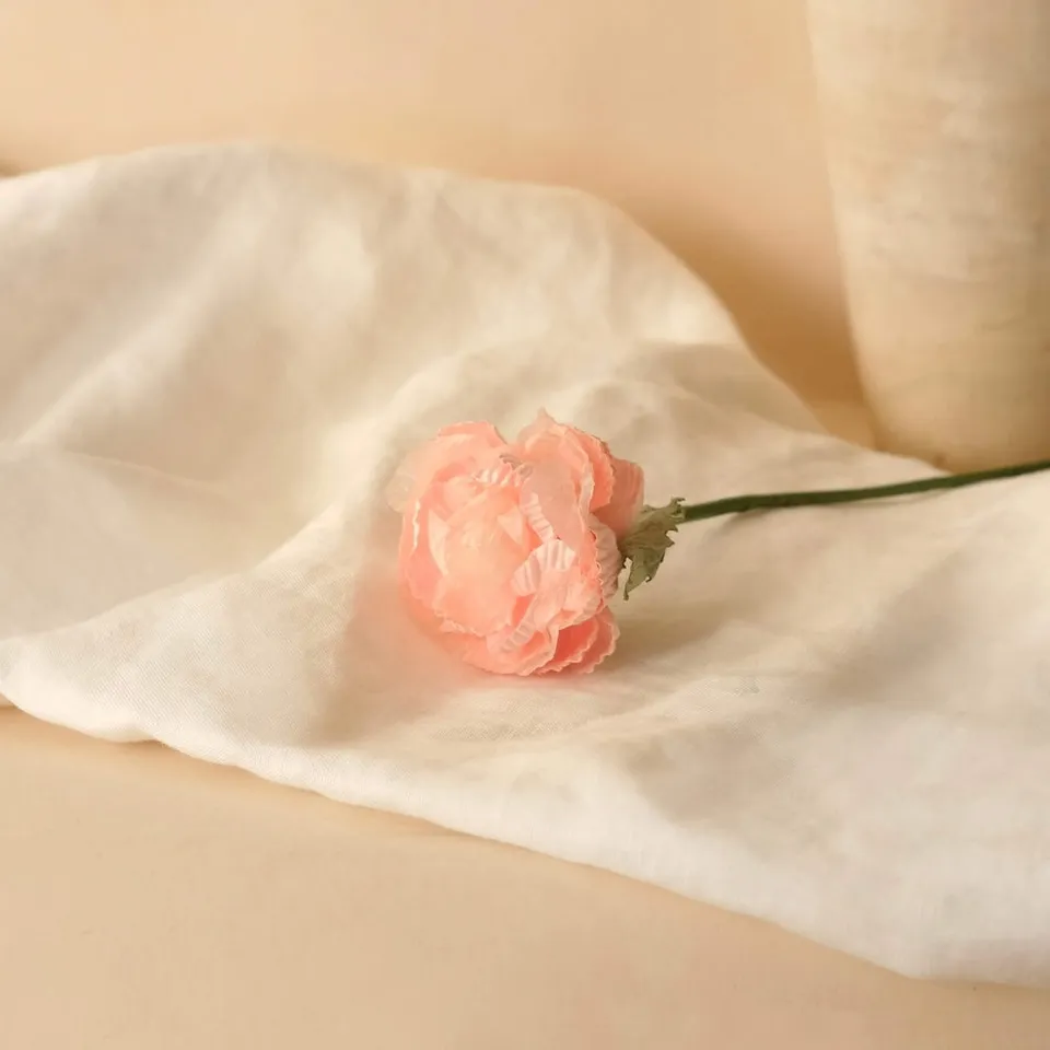 Flowrette renoncule papier rose clair x1 tige éternelle