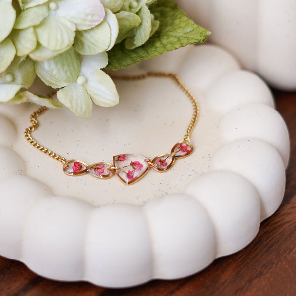 Flowrette Bracelet Capucine chaîne dorée perles vertes